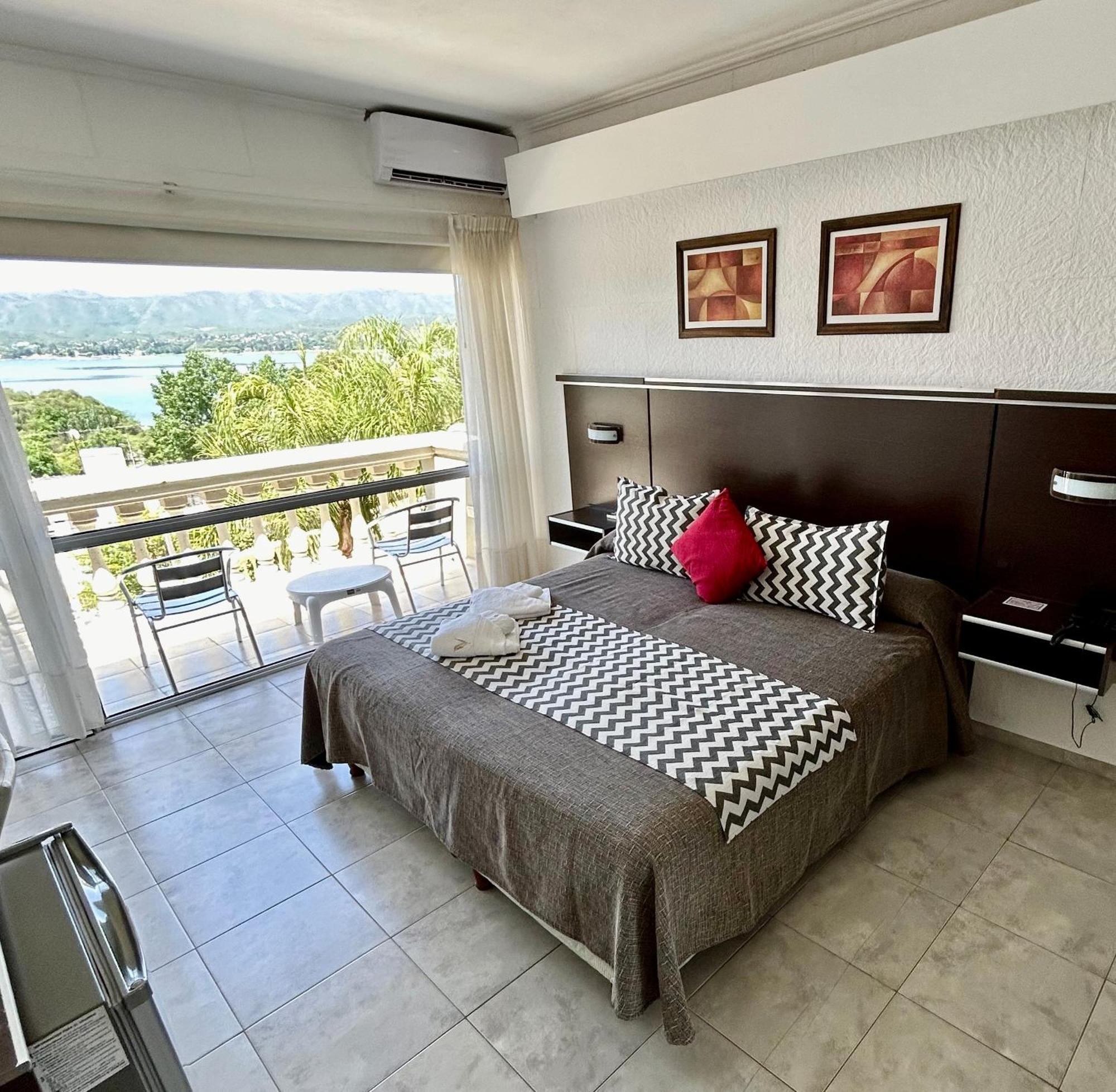 Villa La Font Apart Hotel & Spa Вилья-Карлос-Пас Экстерьер фото